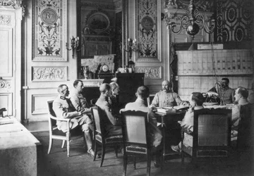 1917年のフランス司令官のオフィスでの日報