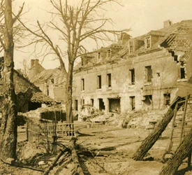 フランス北部、ソワソンのガラス細工、c1914-c1918