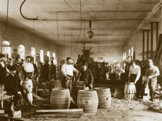 1880年代のピルゼンでの木製ビール樽の製造