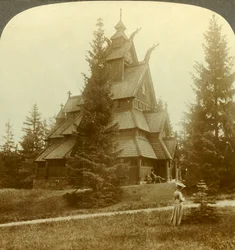 古風な趣のある12セントのゴル教会。 Osoarshal、ノルウェー、c1905での建物。