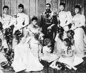 1893年7月6日、キングジョージとクイーンメリーの結婚グループ