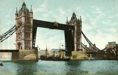 タワーブリッジ、ロンドン、1906年。