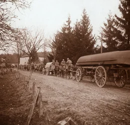 ポンツーンの輸送、ソンム、フランス北部、c1914-c1918