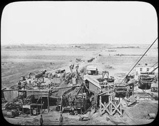 南アフリカの炭鉱でのギアと床の洗浄、c1890
