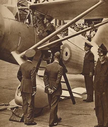 英国空軍と共に、1937