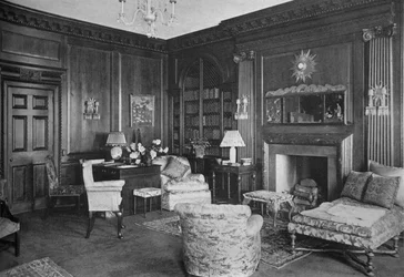 図書館の古い英語部屋の木工細工、ミスアンモーガンの家、ニューヨーク市、1924年。