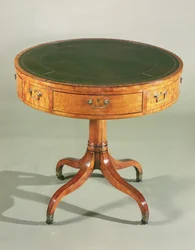 小さなシェラトンサテンウッドドラムテーブル。英語、1790年頃