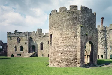 ラドロー城、外観、英語学校、1066-1085、シュロップシャー、イギリスの間に建てられました
