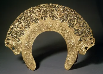 銀細工師によるモノグラムCA、1730年代のフィリグリー作業を伴うロシアのダイアデム