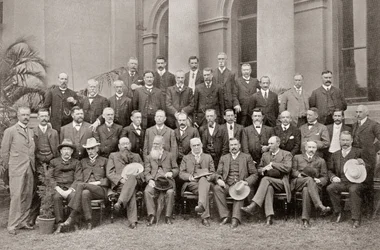 1908年のoser Union Conventionに参加したアフリカ植民地のメンバーで、1909年に英国議会が南アフリカ法を可決する結果となった条件に合意した人たち。