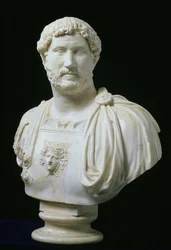 皇帝ハドリアヌスの胸像（Publius Aelius Hadrianus）（76-138）、西暦130年頃（大理石製