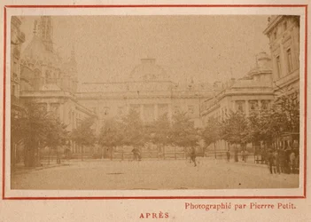 パリのコミューン（1871年）：1871年5月に火災にあったパリのパレ・ド・ジャスティスの様子。Pierre Pepetitの写真。厚紙にプリント、Dim.9x5,4 cm