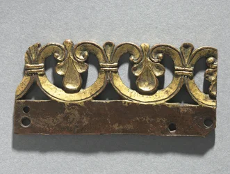 聖遺物箱の神殿の装飾的な紋章の断片、c.1165-1180