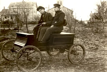 ハル・ブラザーズ・オートモービル アメリカ 1903年頃（モノクロ写真）