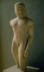 クーロス、ギリシャ、パロス島出身、アスクレピオスの聖域の近く、紀元前540年頃（大理石）（154092も参照