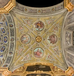 イタリア・ロンバルディア州クレモナ市のサンタ・マリア・アスンタ大聖堂（ドゥオモ）の北側トランセプト第1西スパン、ヴォールト・ア・クルーズ（写真