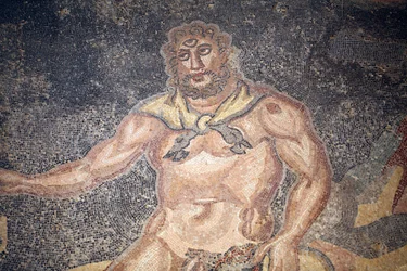 ポリューム・ホール。シクロプスがヤギの内臓を食べている様子の詳細。3～4世紀。シチリア、カサーレのローマ・ヴィラ。ユネスコ世界遺産。