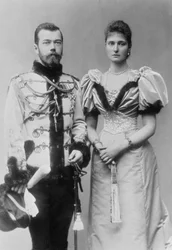 皇帝ニコライ2世（1868-1918）とヘッセンのアリクス王女（1872-1918）のポートレート写真 1894年頃（モノクロ写真