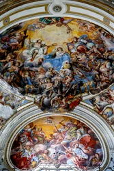 サン・ベネデット教会（聖ベネディクトゥス教会）、イタリア、シチリア島カターニア。聖母マリアの戴冠を描いた天井フレスコ画の細部（18世紀）。