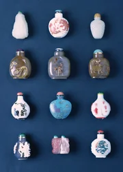 東洋のスナッフボトルのセレクション