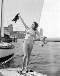 ベニスのリドビーチでの女優サンゲ・ジアンナ - 1951年