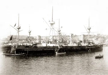 1885年頃のイタリアの魚雷「エトナ」。