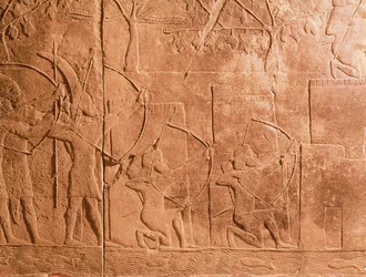 セナケリブ軍によるアラムの包囲（紀元前704～681年） 紀元前700年頃、ニネベの南西宮殿のパネルからの細部（石膏）（85704も参照