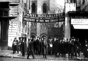 フランス・トゥールでの社会主義大会 12月25-30日