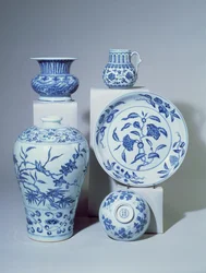 花瓶、鉢、皿、小花瓶2点（明