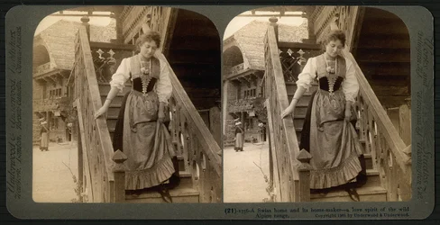 伝統的な衣装を着た若いスイス人女性を描いた立体カード、1900年頃（セピア写真）（473238も参照）