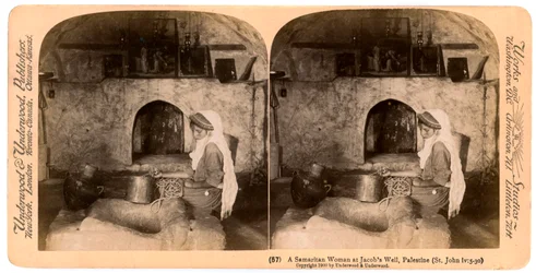 1900年、パレスチナのジェイコブスウェルに住むサマリア人の女性。