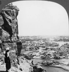南西から見たナイル川第二急流、エジプト、1905年。