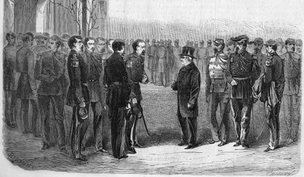 1873年1月。アドルフ・ティエール（1797-1877）、フランスの政治家、共和国大統領、陸軍大臣とハートン将軍がエコール・ポリテクニークを訪問。1873年のエングレーヴィング。