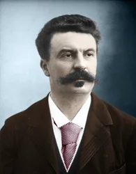 フランスの作家Guy de Maupassant（1850-1893）の肖像。