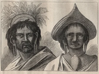 キャプテン・ジェームズ・クック（1728-1779）の第2回目の航海（1772-1775）：イースター島の男女 - "The Great Mariners of 18th century "より引用