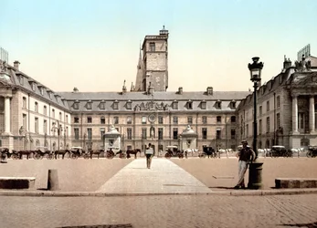 ディジョンの市庁舎の眺め。フォトクローム V.1890