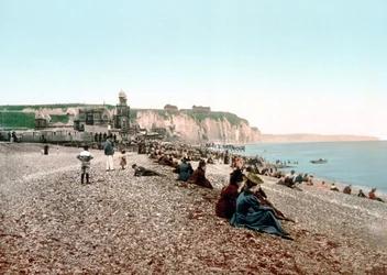 ディエップのビーチとカジノの風景。フォトクローム V.1890