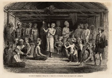 歌手たちのコンサート、ムオンリム（ラオス）、鮮やかな音楽とリズミーは、ソリストによって歌われ、各コーラスの間に繰り返され、全員が長い髪、ターバンの下の三つ編みというムウ・ツーの伝統的なヘアスタイルを身につけています。ボヤを説明するためのエングレービング