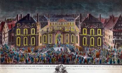 重病からの療養中だった国王ルイ15世（1710-1774）が滞在した際、1744年5月10日に市が催した祝賀行事におけるストラスブール市の司教宮殿のイルミネーション。当時の版画。個人蔵
