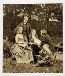 家族と一緒のギュスターヴ・エッフェル写真撮影 1882年