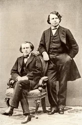 ヨハネス・ブラームス（1833-1897）ドイツの作曲家、着席、ヨーゼフ・ヨアヒム（1831-1907）ハンガリーのヴァイオリニスト、作曲家、ベルリン音楽院院長。写真のハーフトーン（プリント）
