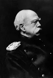 プロイセンとドイツ帝国の宰相、オットー・エドゥアルド・レオポルド・フォン・ビスマルク（1815-1890）の肖像。