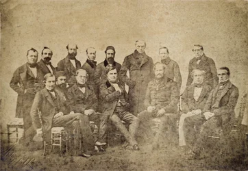 パリ会議とは、1856年にフランスのパリで開催された和平会議で、約3年間続いたクリミア戦争の和平を図るために、ヨーロッパの大国の代表が集まって行われたものです。
