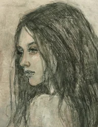 物思いにふける女性の横顔