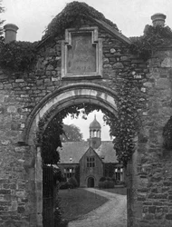 Blundells School、ティヴァートン、デボン、1924-1926年