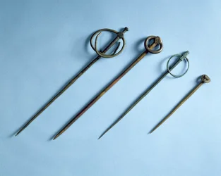 バイキング時代の髪留め、9世紀から11世紀頃