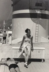 アルバム「At the Edge of Oceania 28th July to 10th August 1935」より、客船「オセアニア」でのカップル。