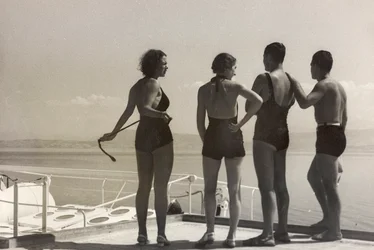 オセアニア号の乗客たち（アルバム「At the Edge of Oceania 28th July to 10th August 1935」より