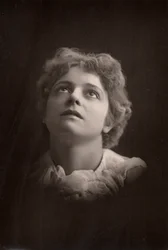 「オルガ・ブランドン（1865年生） オーストラリア生まれの女優。(ウッドベリータイプ)