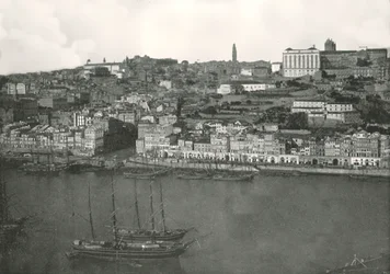 ポルトガル、ポルト市のパノラマ、1895年。